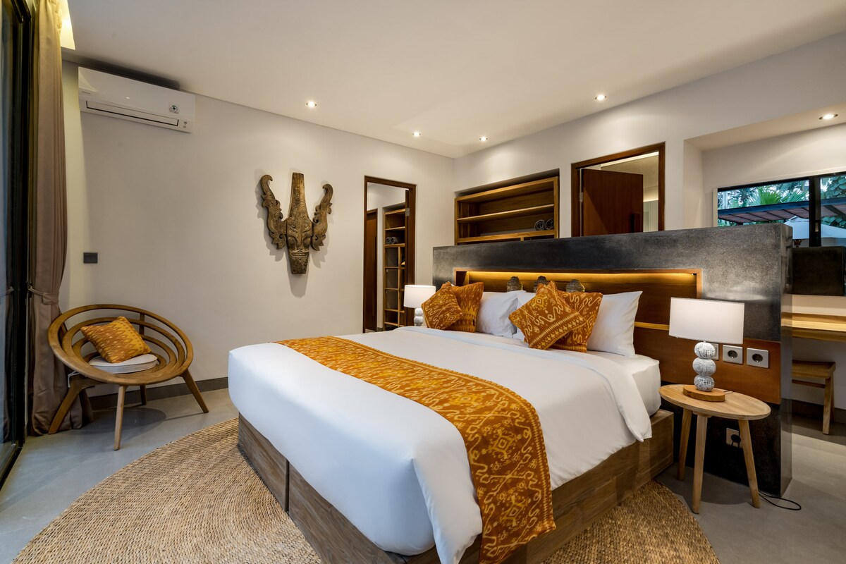 Golden Lion Embrace 3BR Villa with Pool in Ubud 8