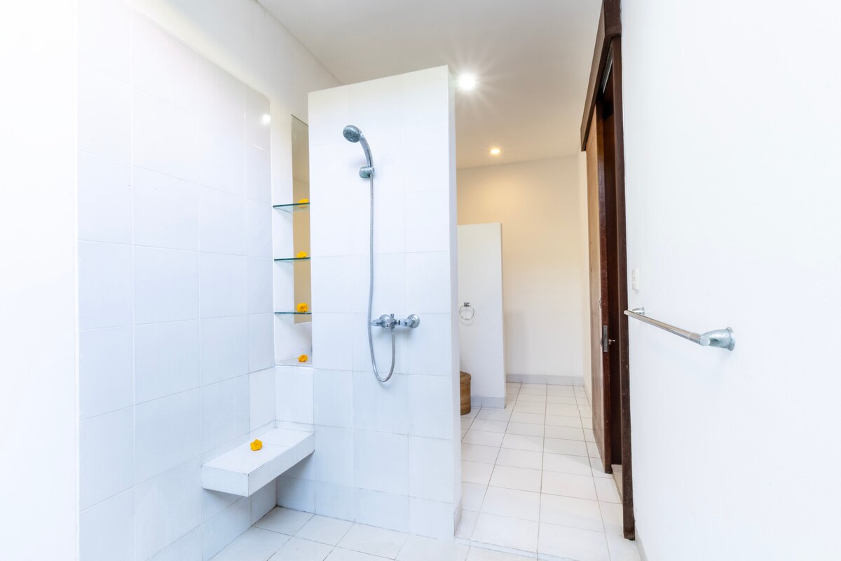 Quiet and Charming 3BR Villa Near Sanur Beach 14