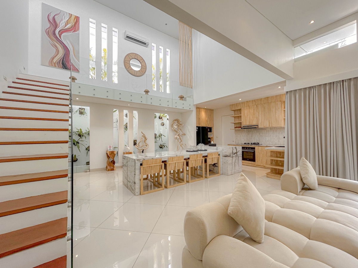 Peaceful 3 BR Villa in Sanur with Full Staff 11