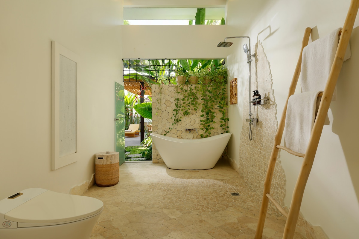 Peaceful 3 BR Villa in Sanur with Full Staff 19