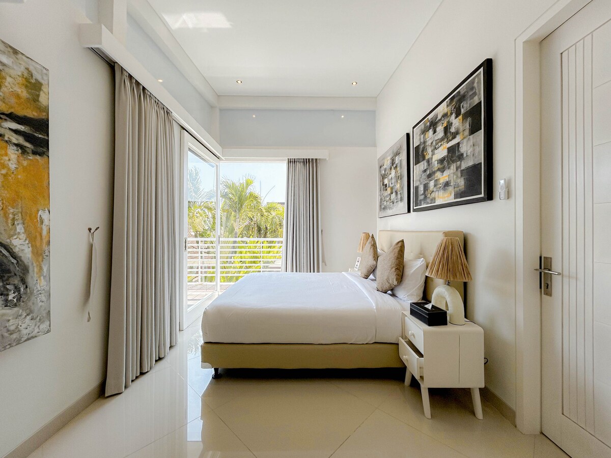 Peaceful 3 BR Villa in Sanur with Full Staff 28