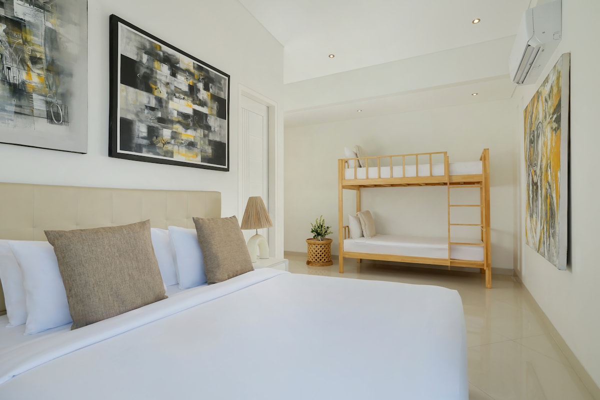 Peaceful 3 BR Villa in Sanur with Full Staff 33