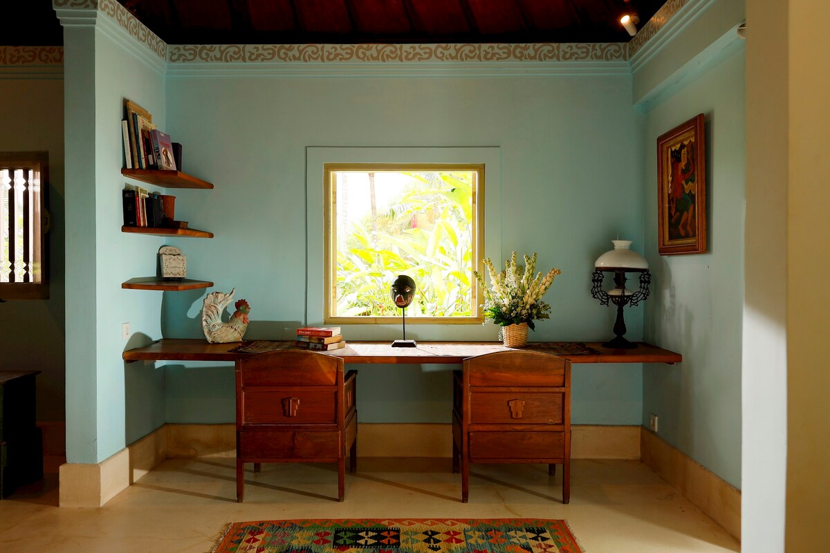 3BR Designer Villa w/ Panoramic Sayan Valley View 12