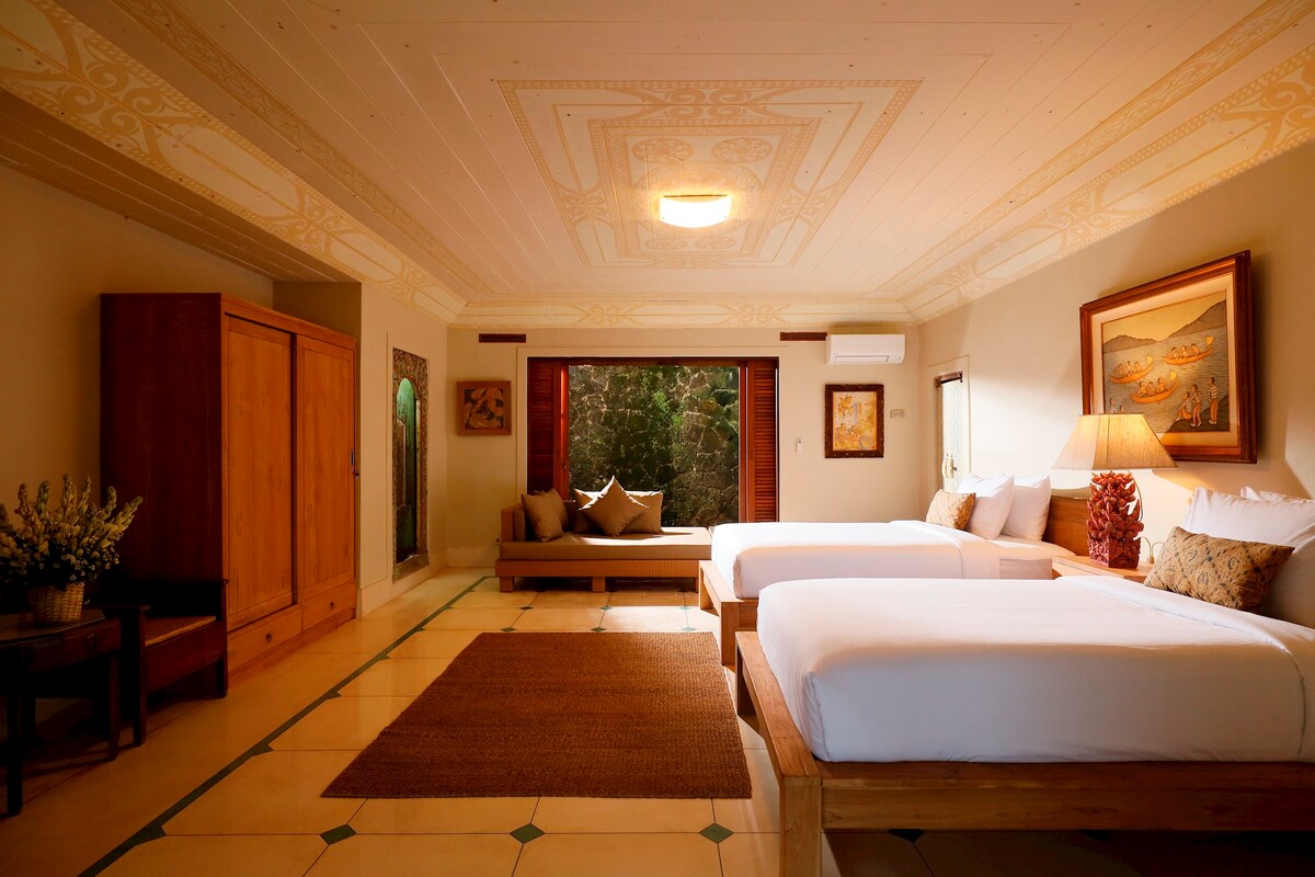 3BR Designer Villa w/ Panoramic Sayan Valley View 7