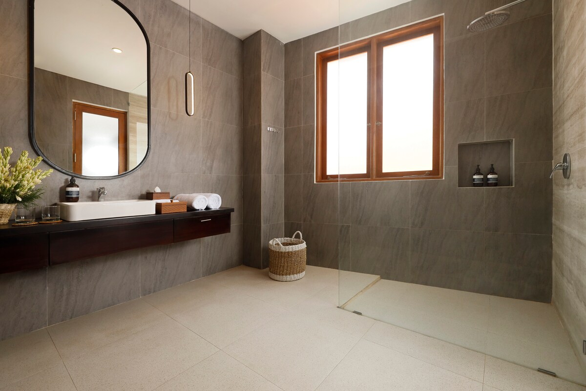 Quiet 4 Bedroom Villa Close to Beach and Nightlive 13