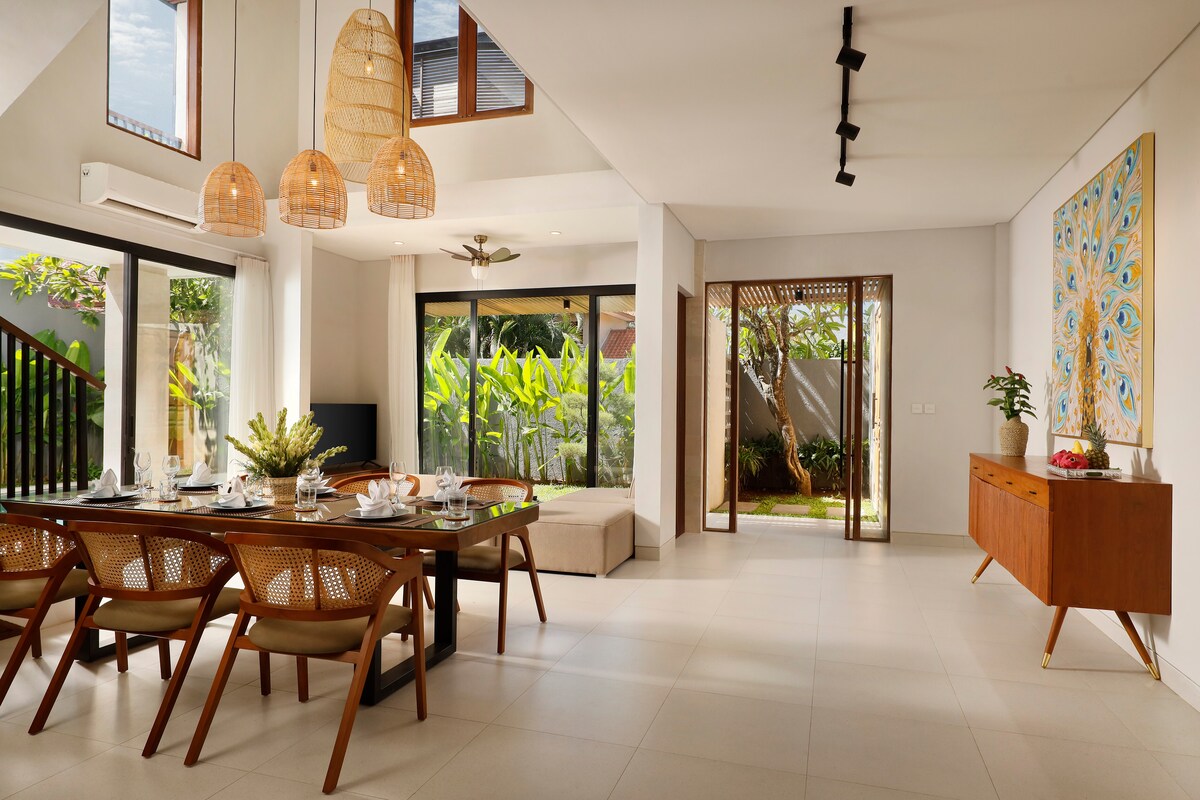 Quiet 4 Bedroom Villa Close to Beach and Nightlive 21