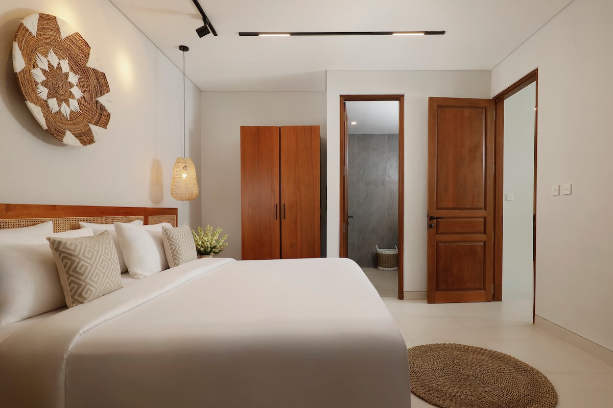 Quiet 4 Bedroom Villa Close to Beach and Nightlive 36