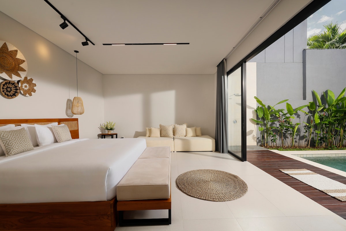 Quiet 4 Bedroom Villa Close to Beach and Nightlive 5