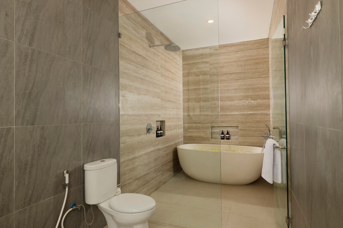 Quiet 4 Bedroom Villa Close to Beach and Nightlive 6