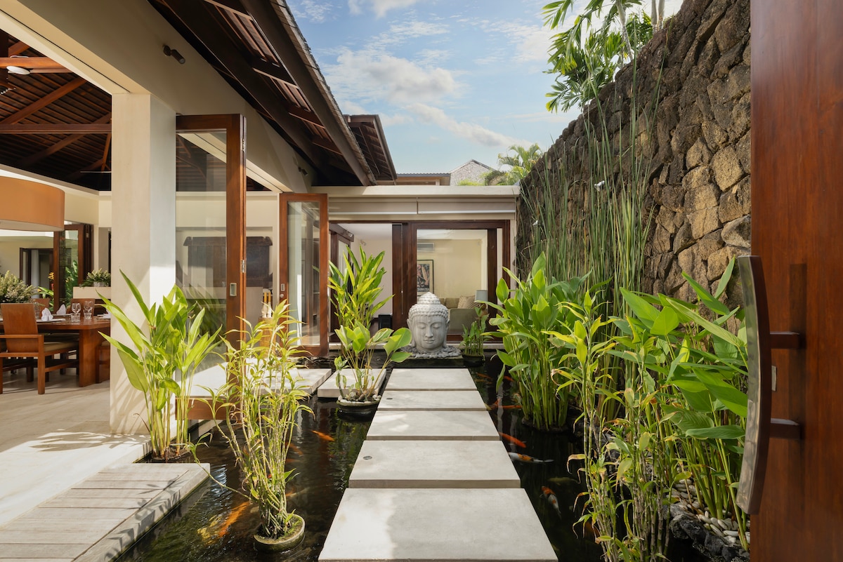 Luxury 5BR Designer Villa with Full Staff 11
