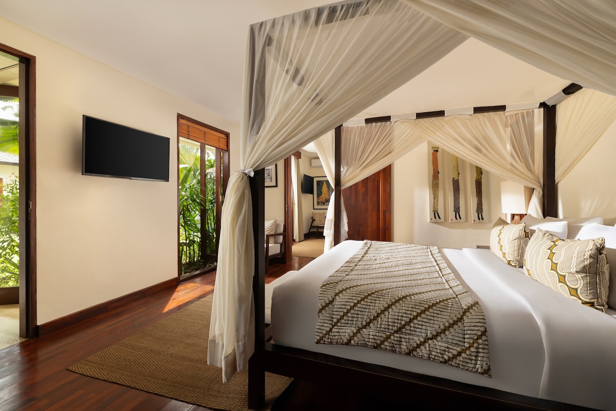 Luxury 5BR Designer Villa with Full Staff 17