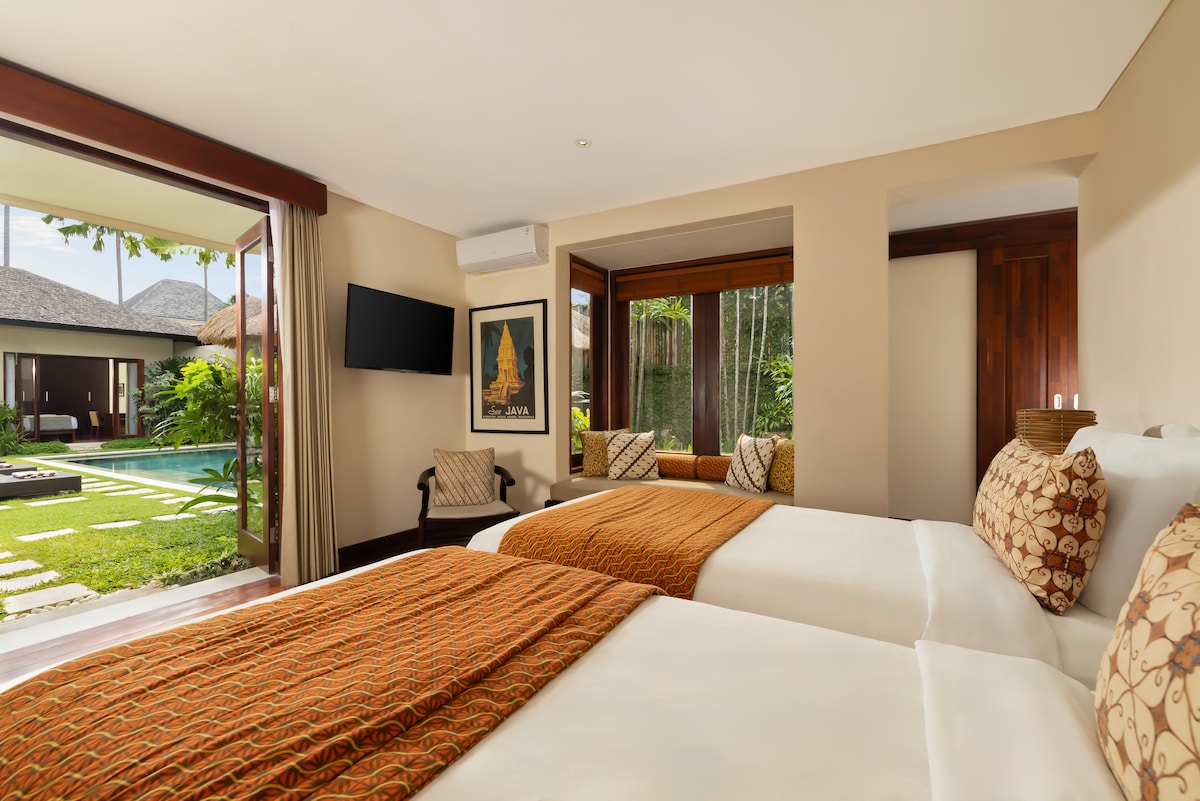 Luxury 5BR Designer Villa with Full Staff 19