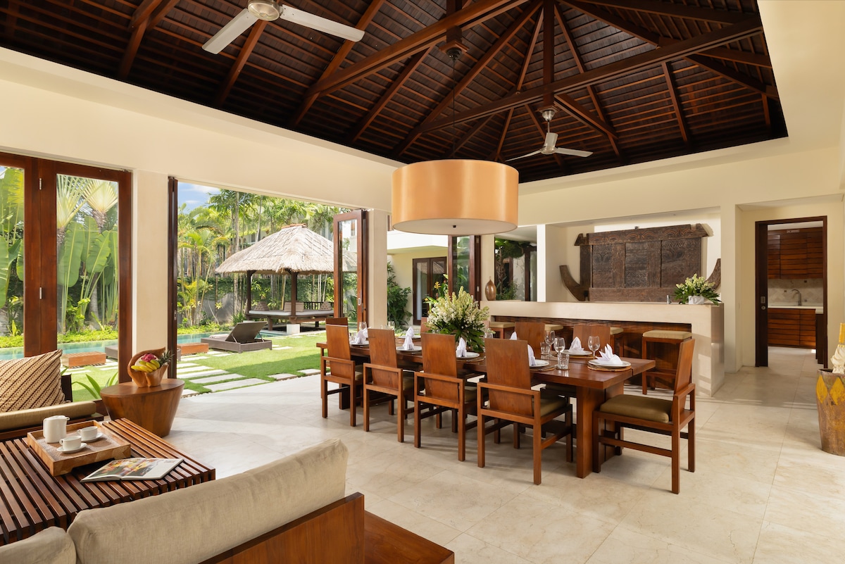 Luxury 5BR Designer Villa with Full Staff 3