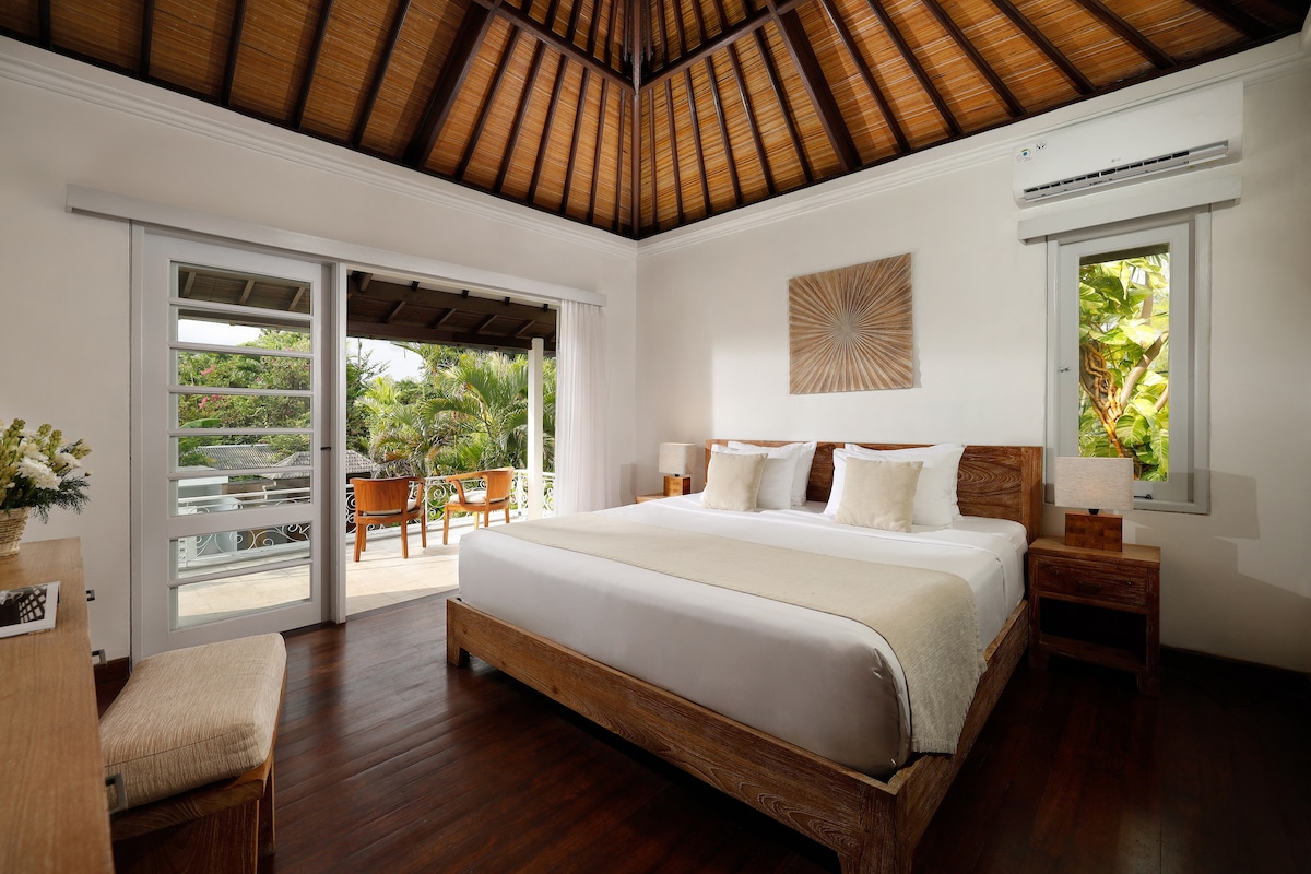 Quiet 5BR Villa Close to the Beach with Full Staff 18