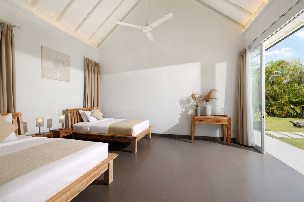 Quiet 5BR Villa Close to the Beach with Full Staff 5