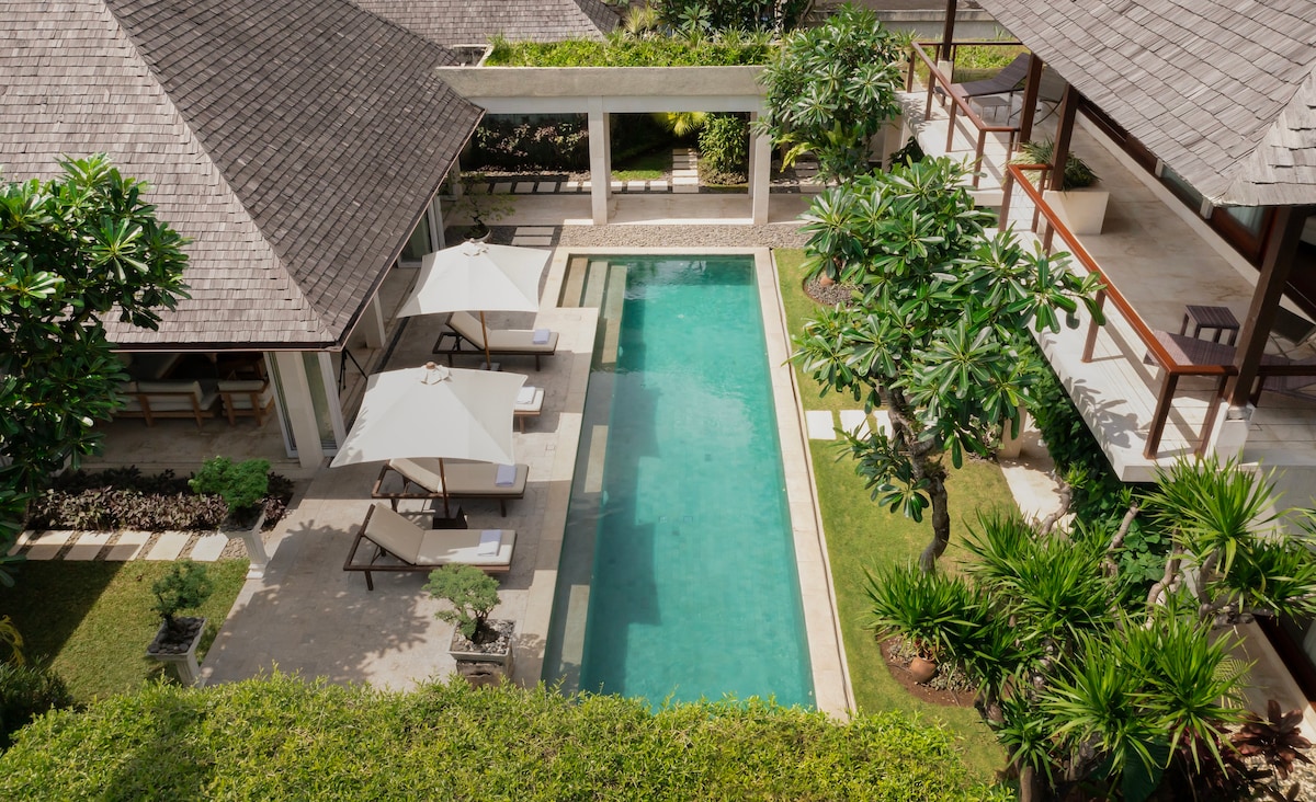 Spacious and Quiet 5BR Villa Close to the Beach