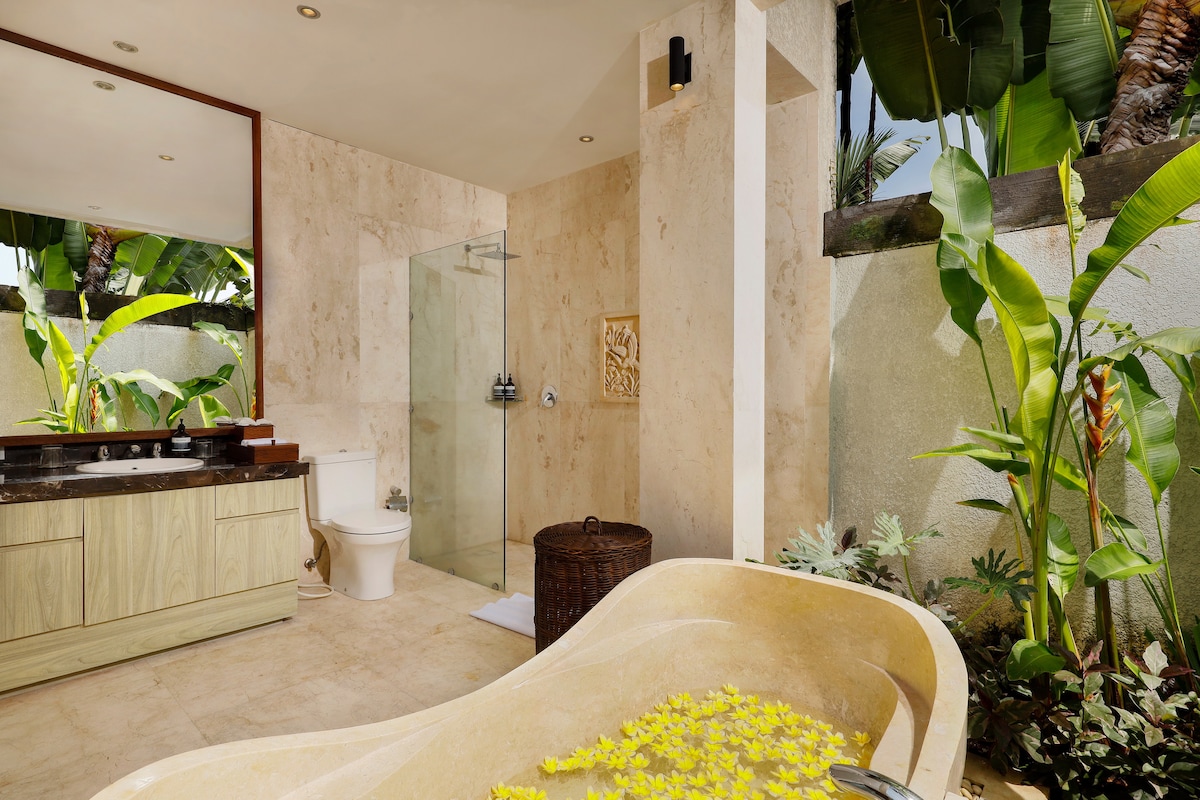 Spacious and Quiet 5BR Villa Close to the Beach 10