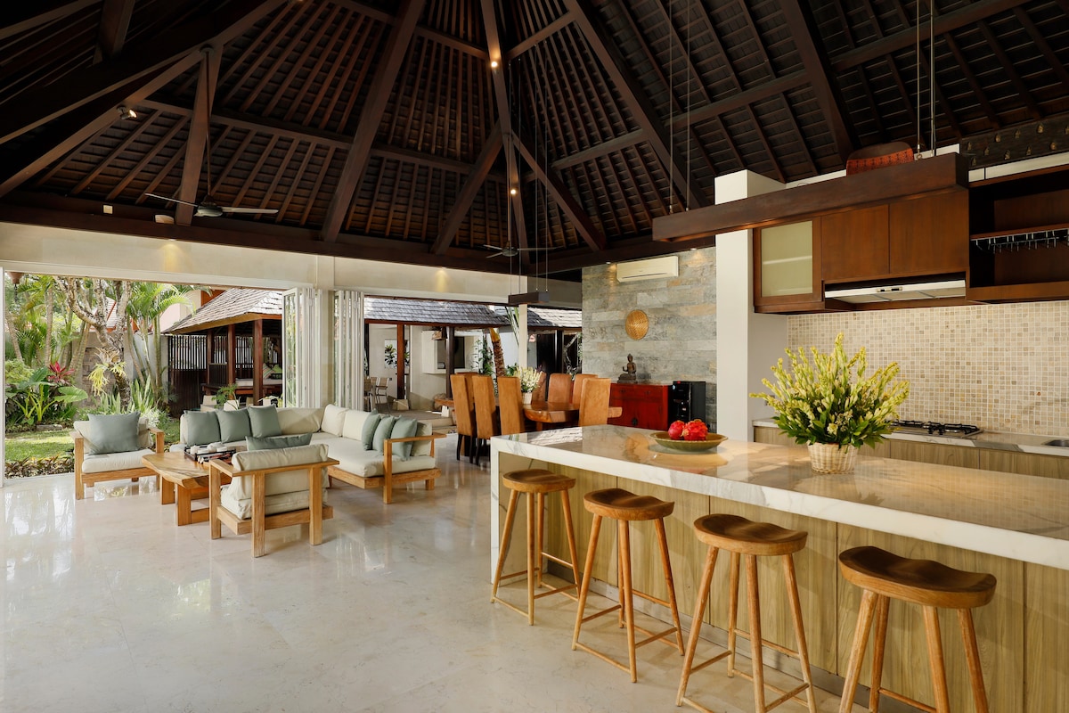Spacious and Quiet 5BR Villa Close to the Beach 12