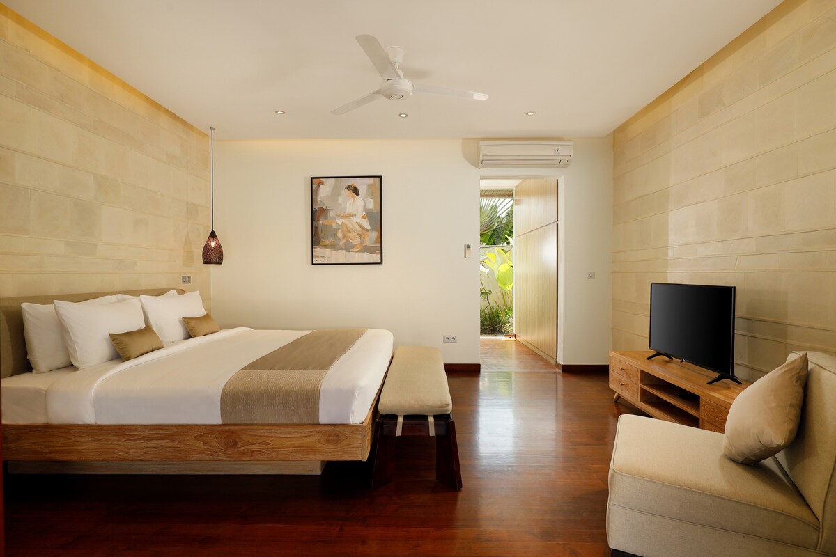 Spacious and Quiet 5BR Villa Close to the Beach 18