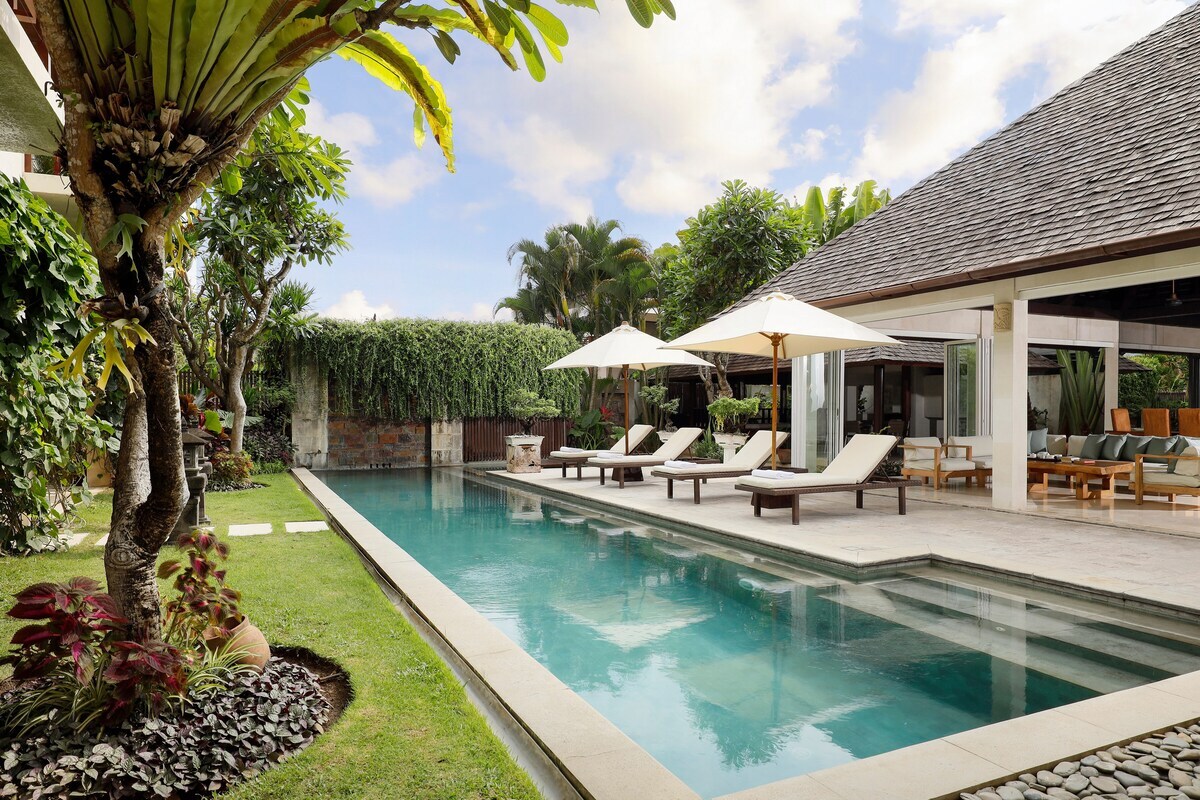Spacious and Quiet 5BR Villa Close to the Beach 4