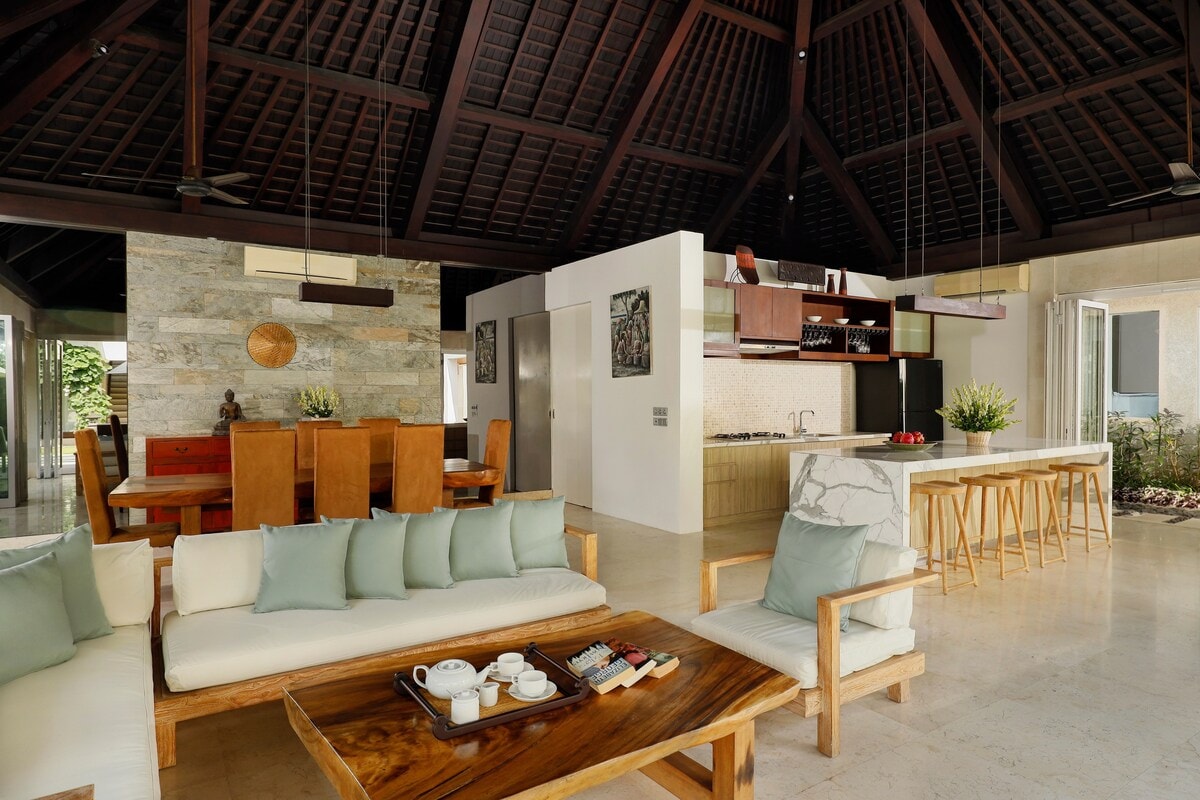 Spacious and Quiet 5BR Villa Close to the Beach 5
