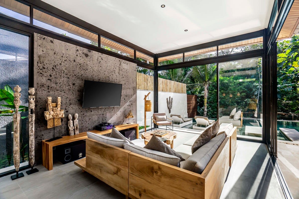 Villa Dua Baskom : 3BR Dream w/ Pool & Jungle View 9