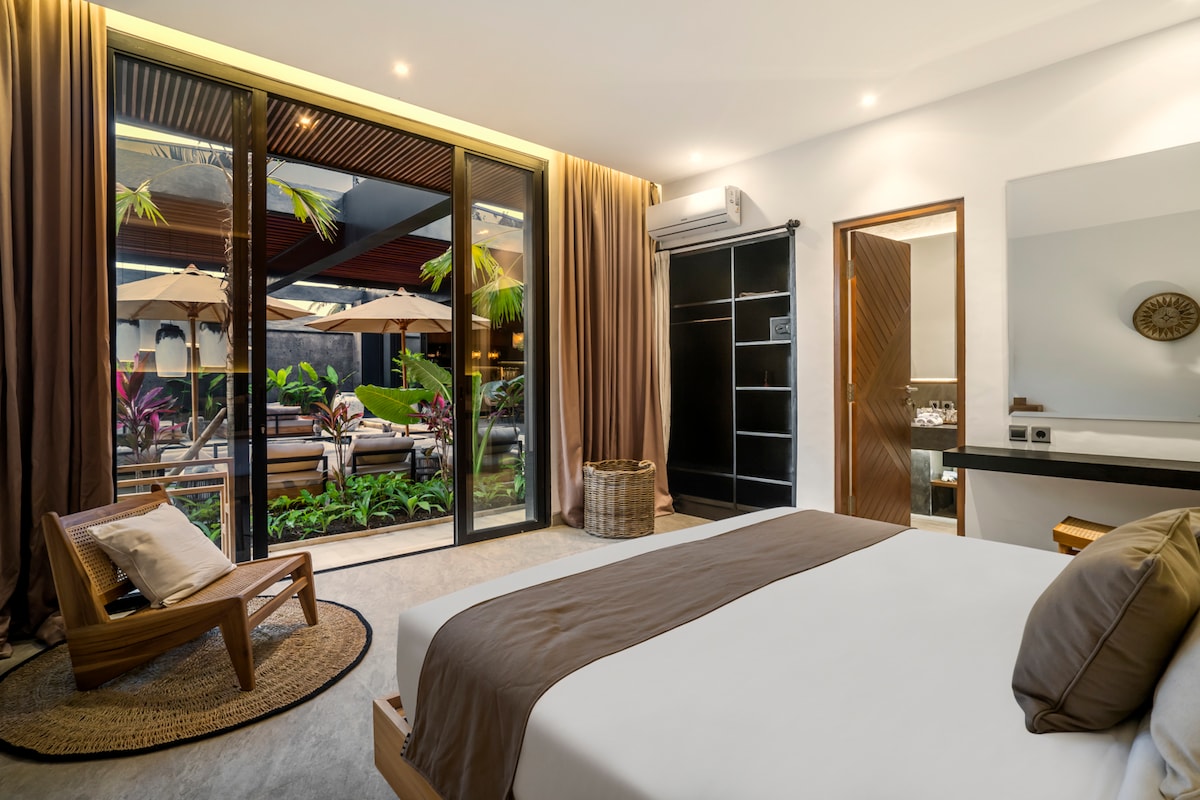 Jungle Paradise 5BR Villa w/ GYM, Ubud Center 12