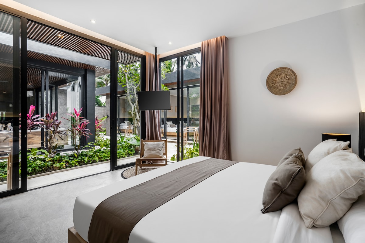 Jungle Paradise 5BR Villa w/ GYM, Ubud Center 15