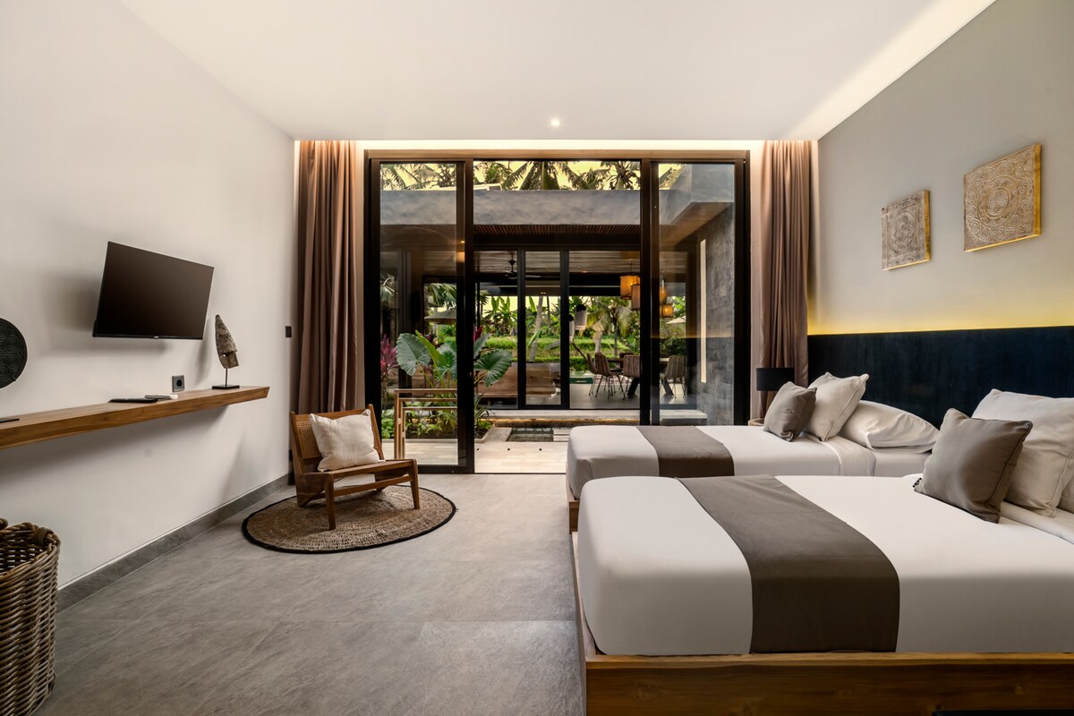 Jungle Paradise 5BR Villa w/ GYM, Ubud Center 16