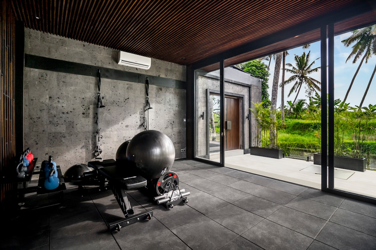 Jungle Paradise 5BR Villa w/ GYM, Ubud Center 21