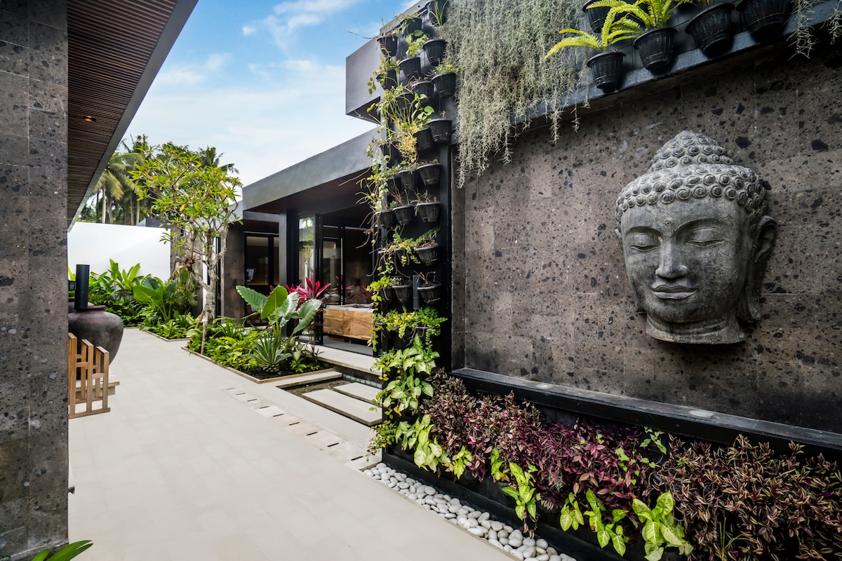 Jungle Paradise 5BR Villa w/ GYM, Ubud Center 28
