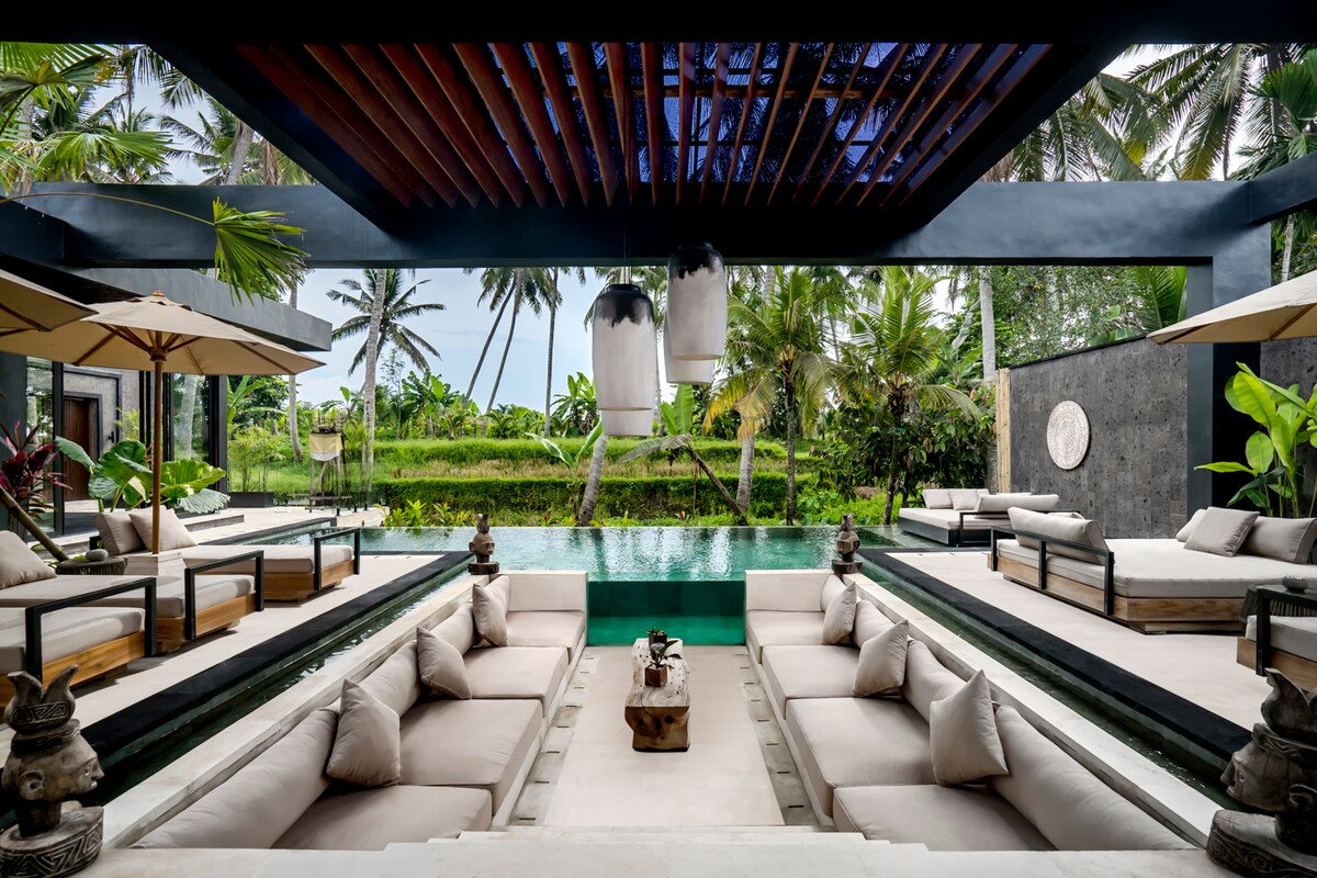 Jungle Paradise 5BR Villa w/ GYM, Ubud Center 29