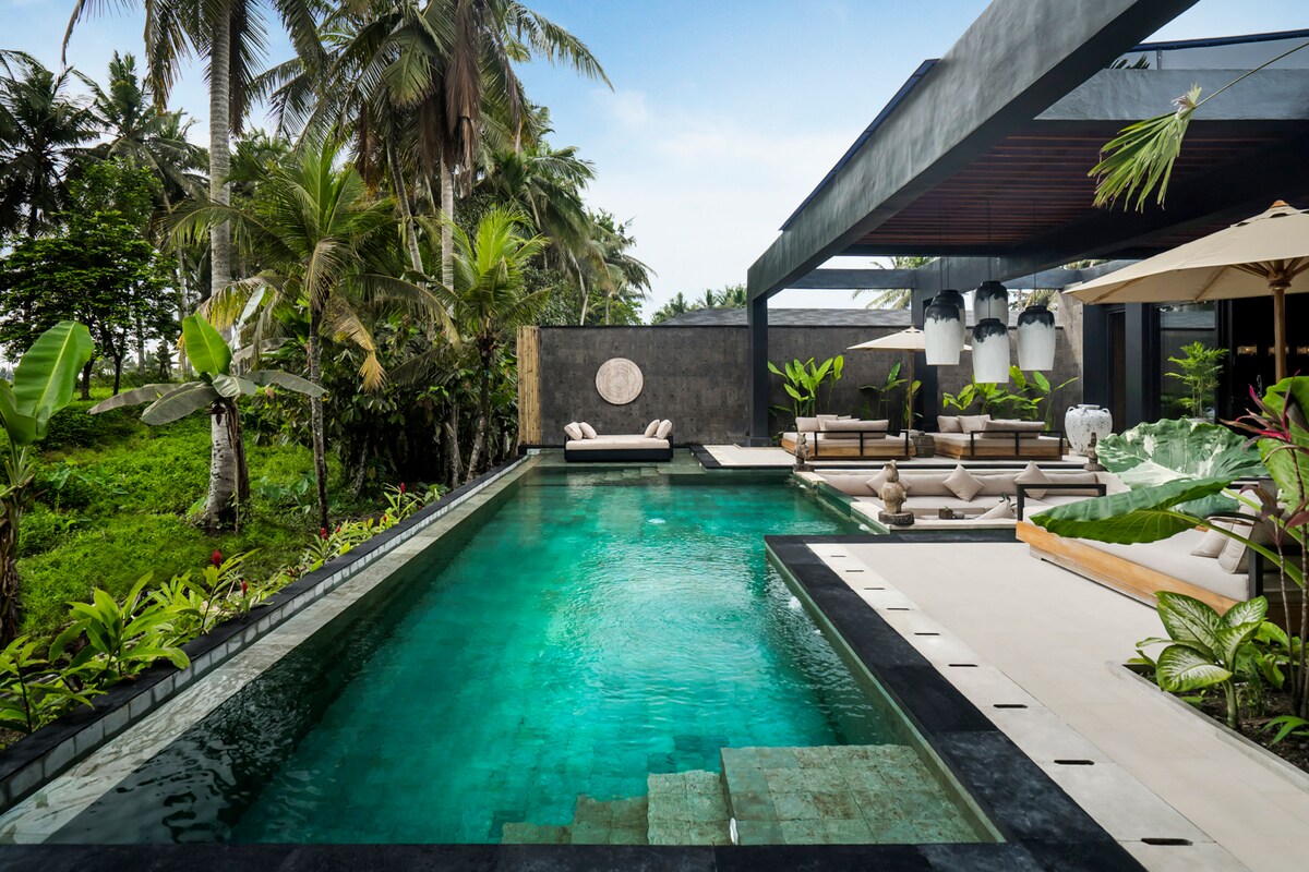 Jungle Paradise 5BR Villa w/ GYM, Ubud Center 34
