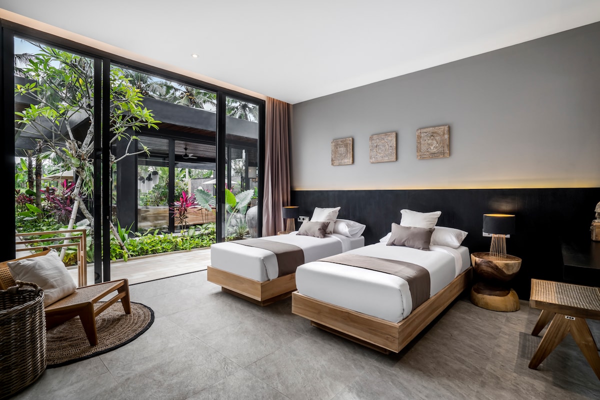 Jungle Paradise 5BR Villa w/ GYM, Ubud Center 8