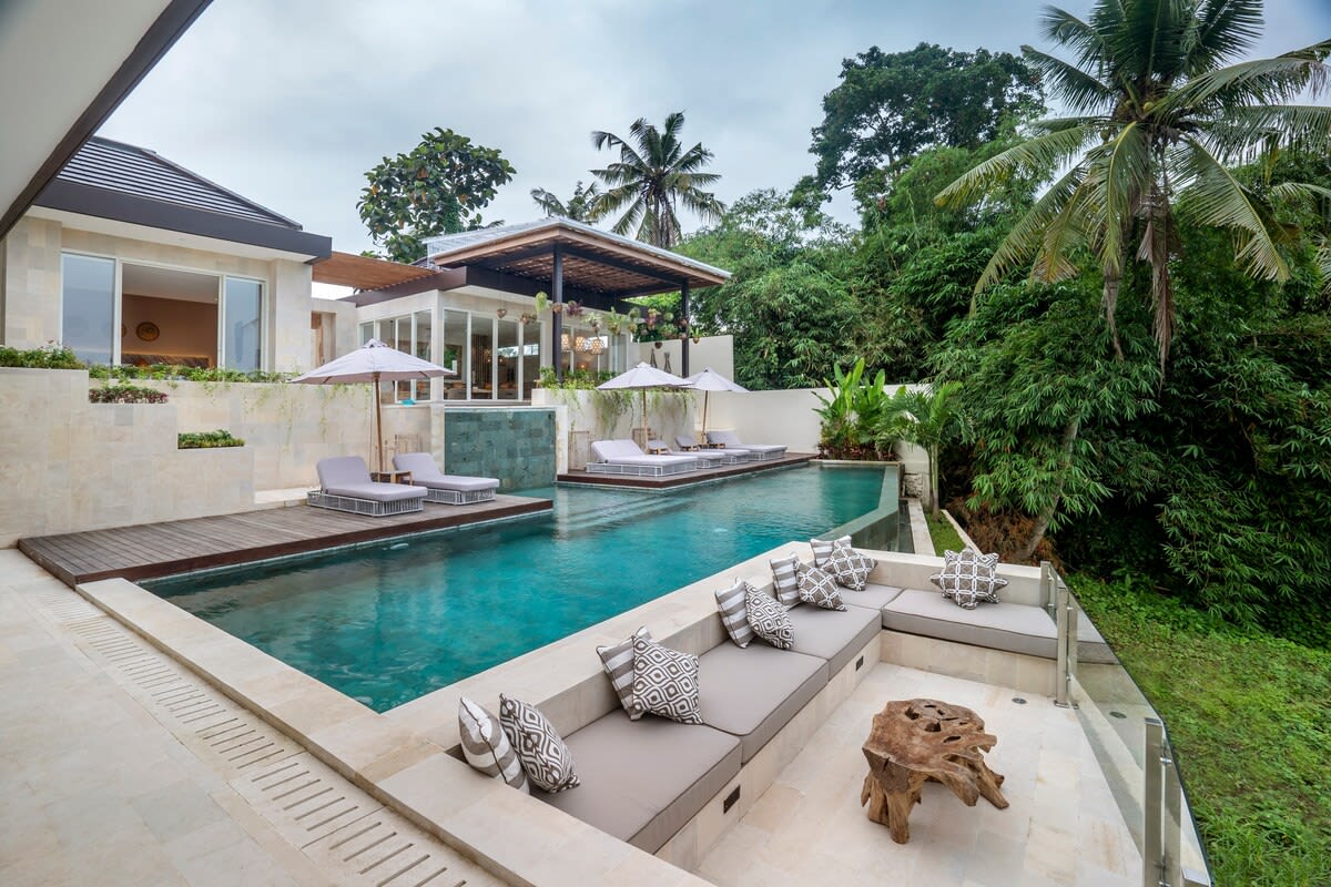 White Lotus 5BR Family Escape with Infinity Pool 1