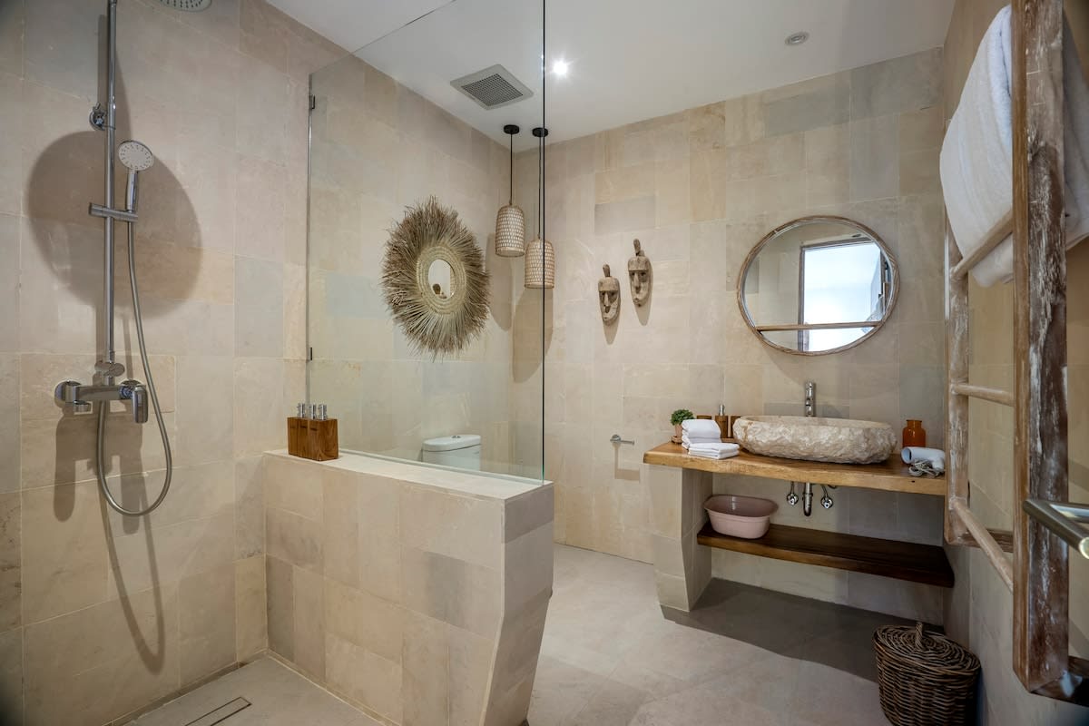 White Lotus 5BR Family Escape with Infinity Pool 19