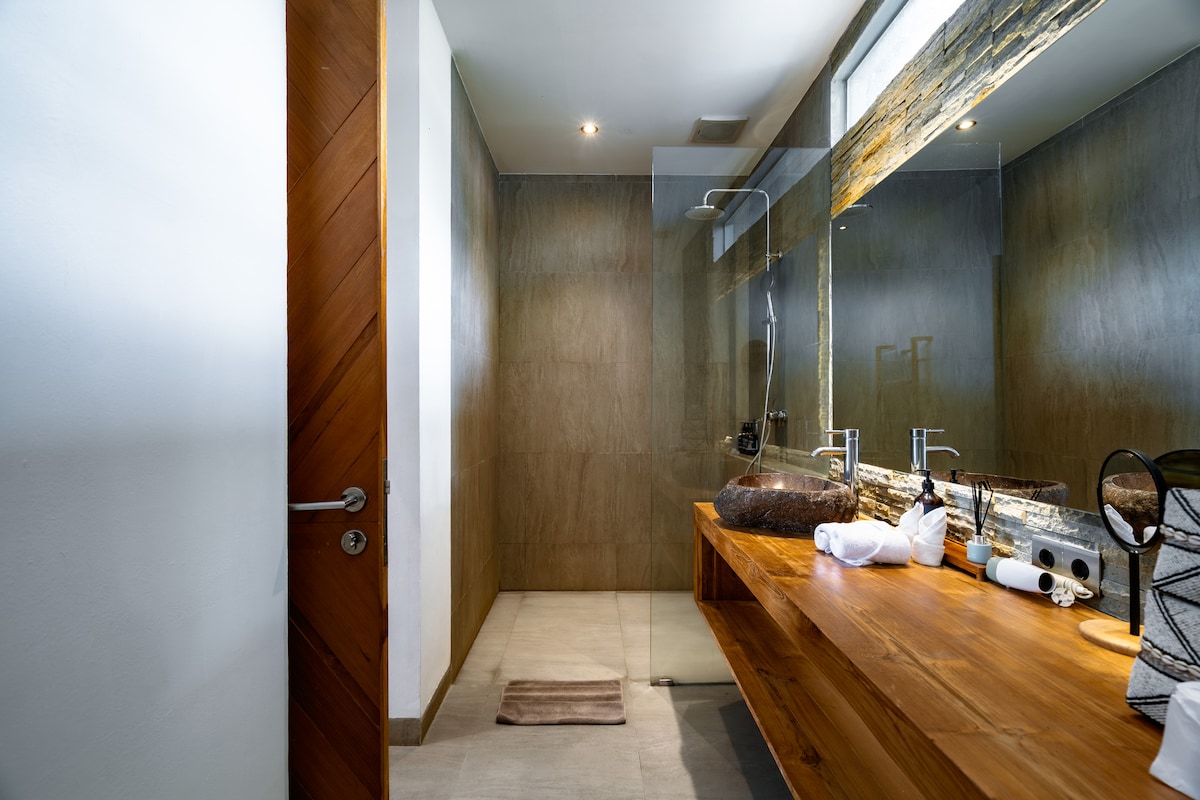 Ahava: 6BR Family Villa w/Infinity Pool, Gym & Spa 28