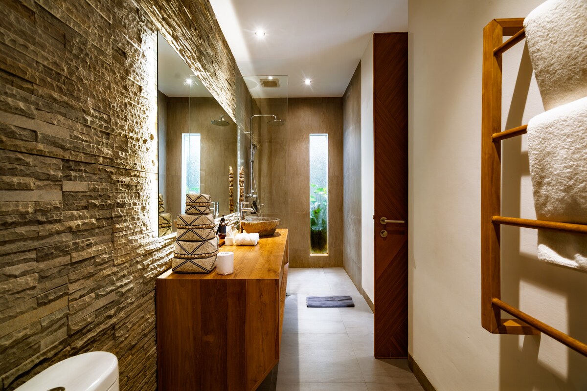Ahava: 6BR Family Villa w/Infinity Pool, Gym & Spa 29