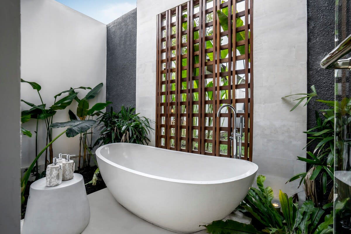 Belantara 5BR Infinity Pool Villa & Valley View 3