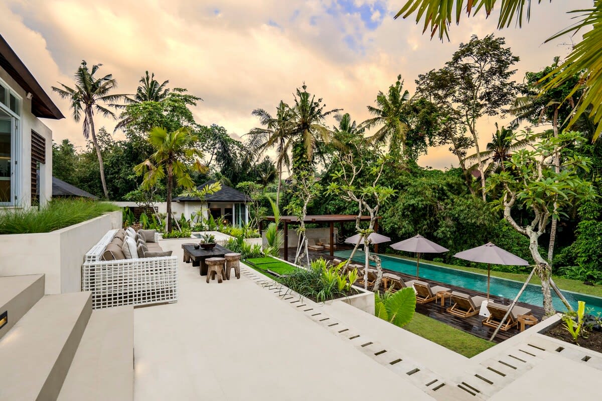 Belantara 5BR Infinity Pool Villa & Valley View 7