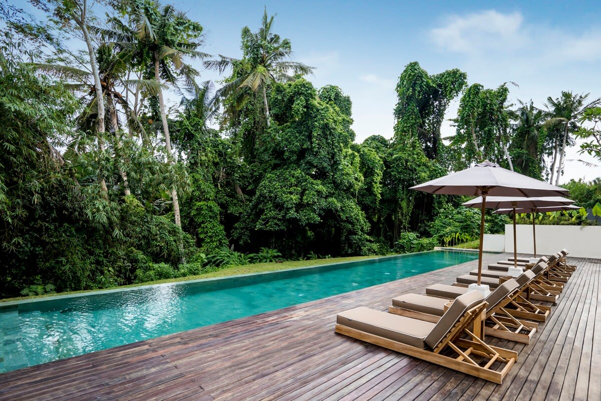 Belantara 5BR Infinity Pool Villa & Valley View 9