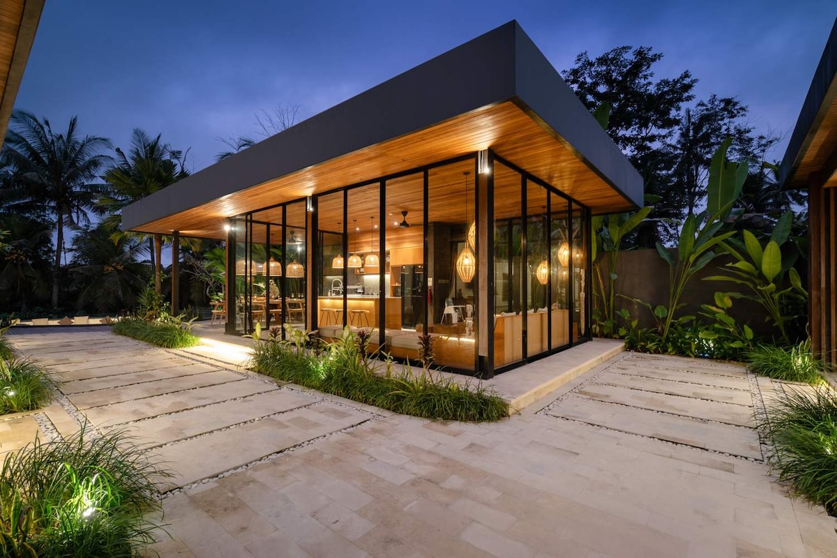 Tavisha : 5BR Family Villa w/Infinity Pool in Ubud 13