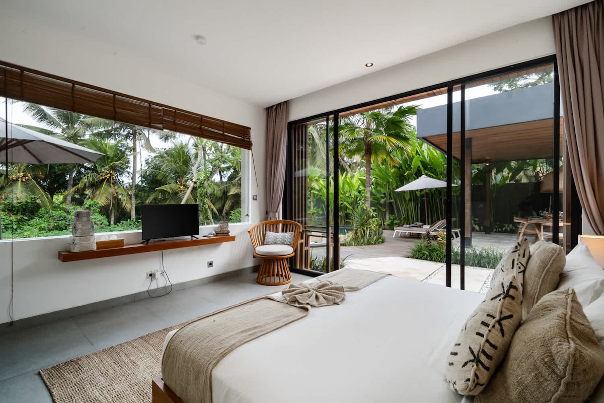 Tavisha : 5BR Family Villa w/Infinity Pool in Ubud 9