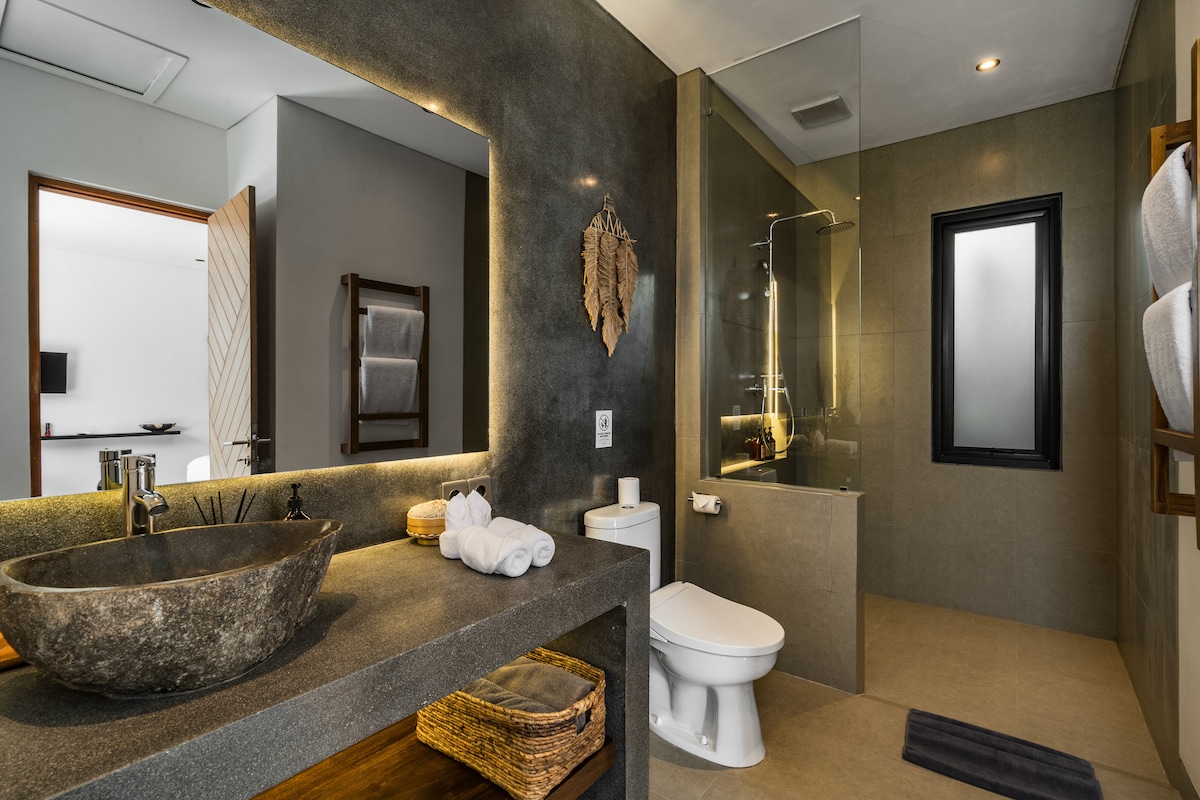 Aloha 6BR Family Villa w/PrivatePool & Gym in Ubud 16