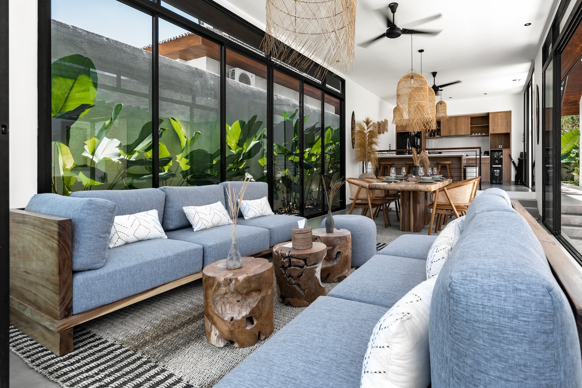 Anastheo : Modern 3BR Villa with Stunning Views 1