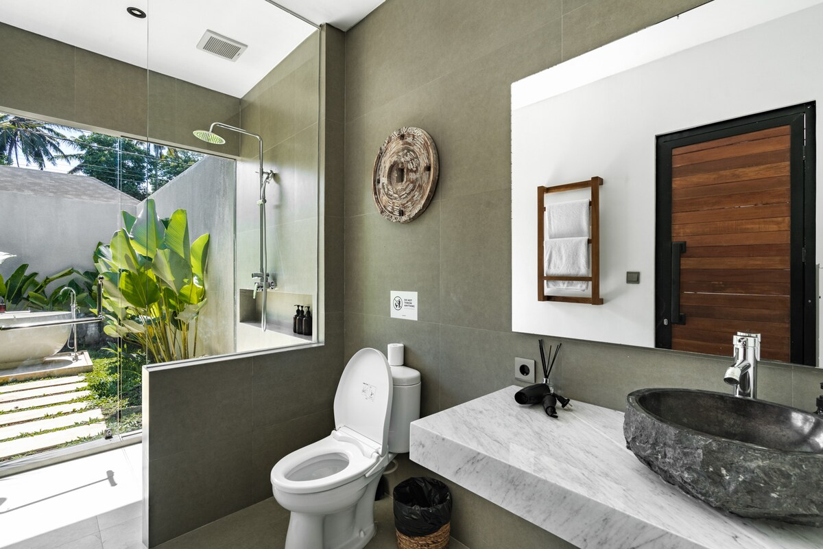 Anastheo : Modern 3BR Villa with Stunning Views 13
