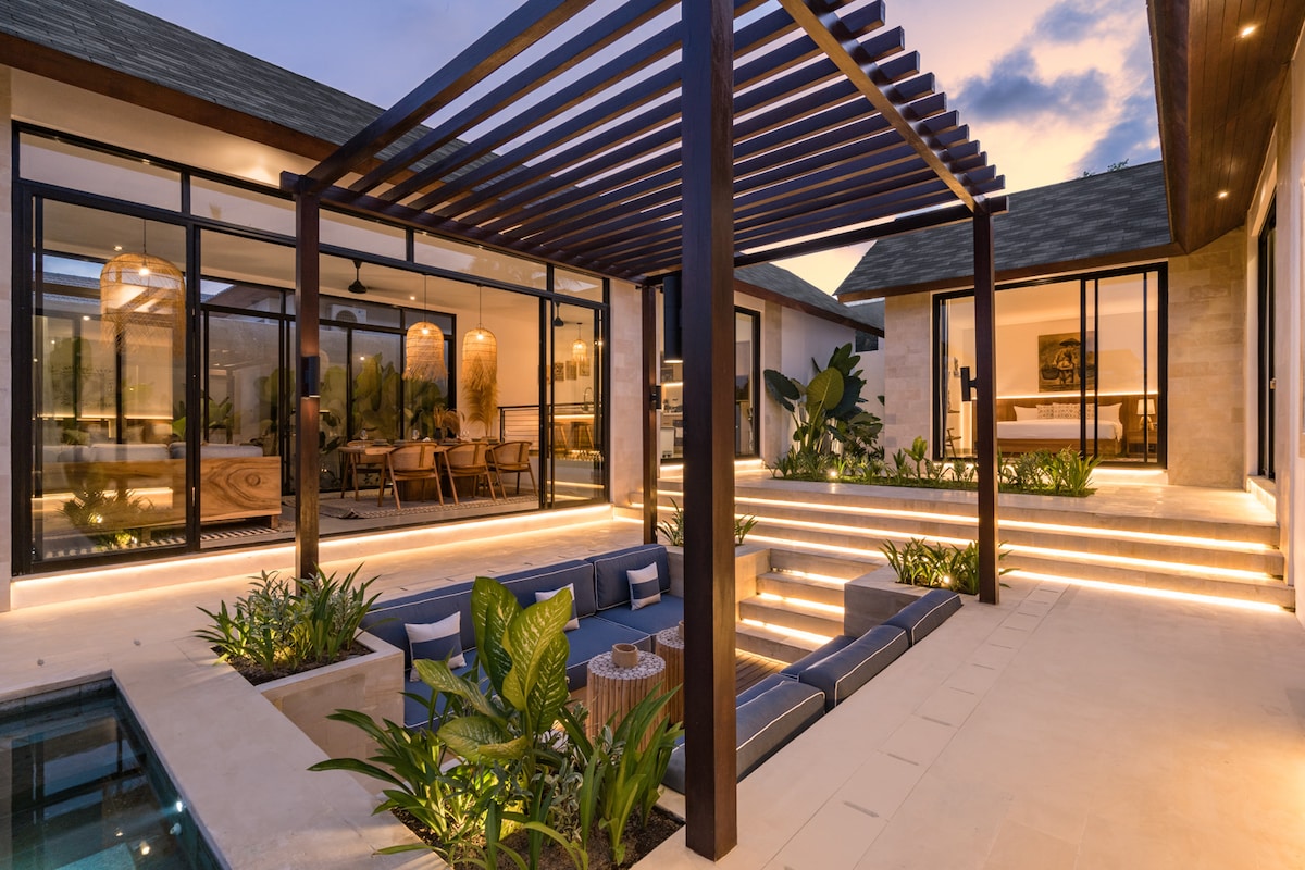 Anastheo : Modern 3BR Villa with Stunning Views 16