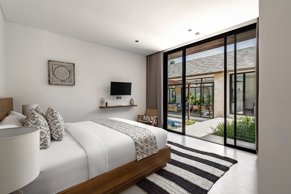 Anastheo : Modern 3BR Villa with Stunning Views 9