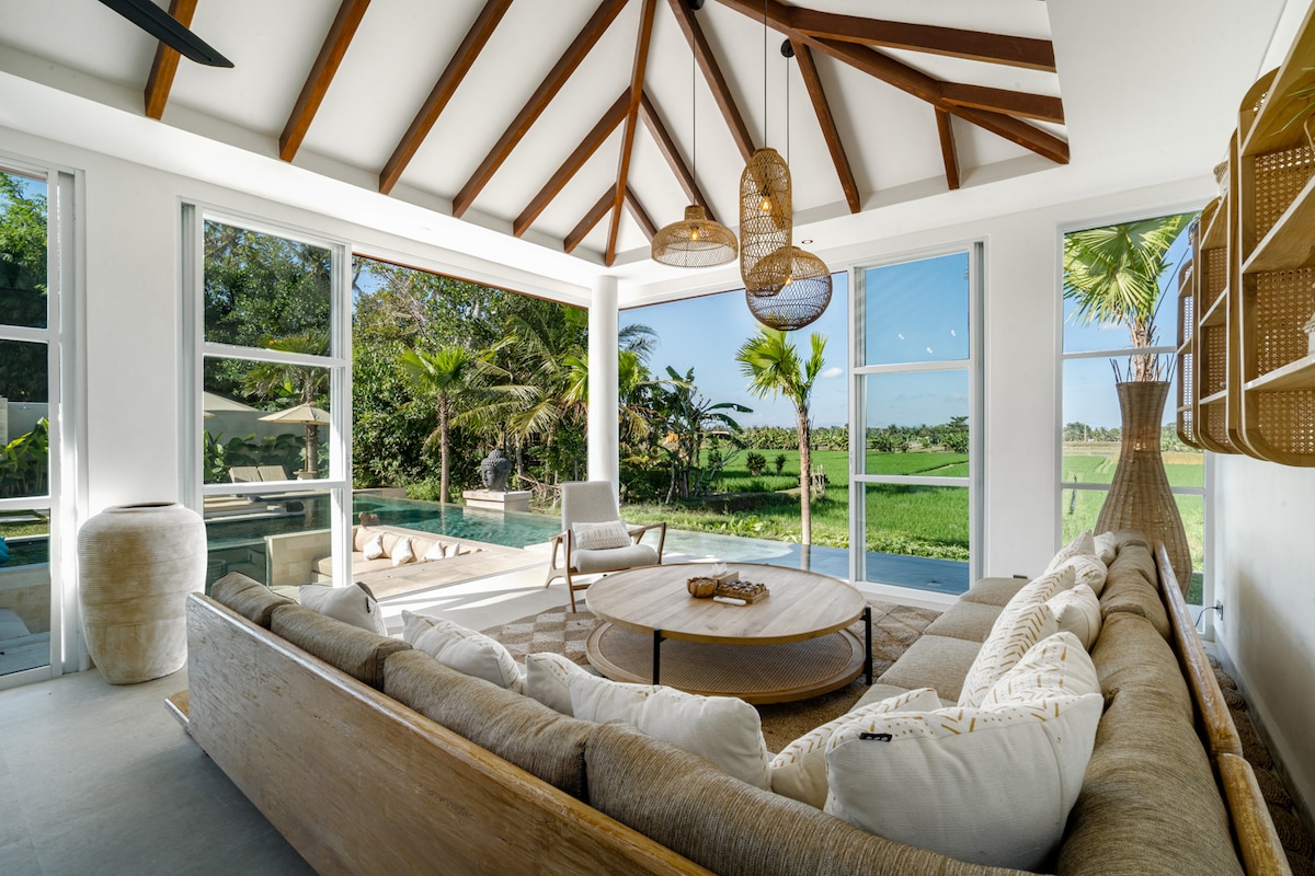4BR Ubud Pool, Home Cinema, Yoga Deck, Ricefield View 1