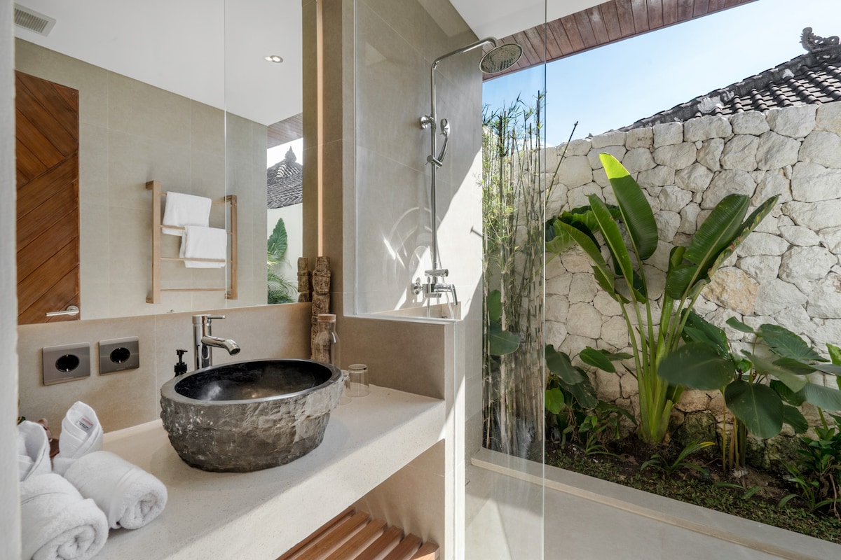 4BR Ubud Pool, Home Cinema, Yoga Deck, Ricefield View 15